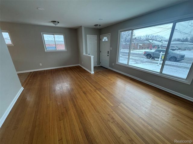 26301 Fernwood Street, Roseville, MI 48066