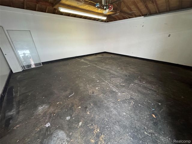 26301 Fernwood Street, Roseville, MI 48066