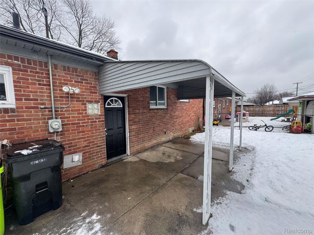 26301 Fernwood Street, Roseville, MI 48066