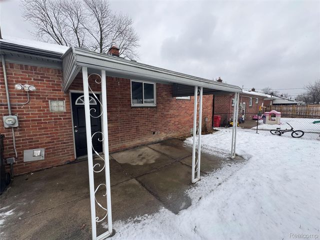 26301 Fernwood Street, Roseville, MI 48066