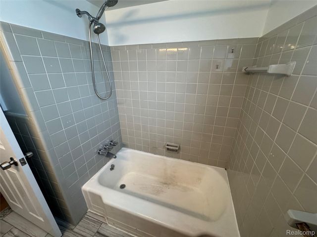 26301 Fernwood Street, Roseville, MI 48066