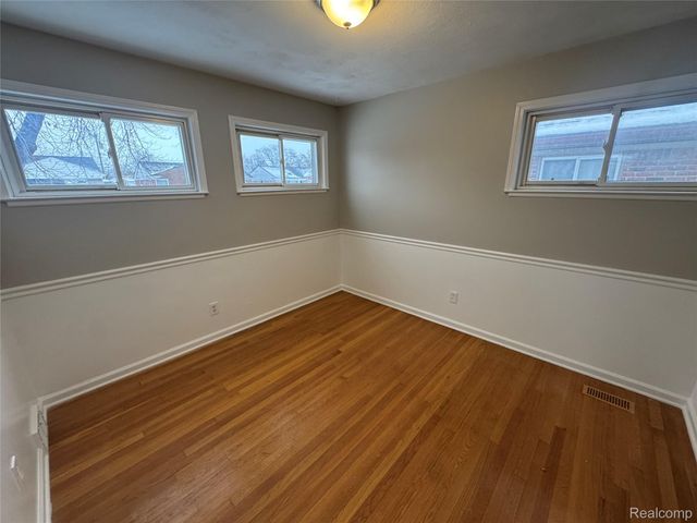 26301 Fernwood Street, Roseville, MI 48066