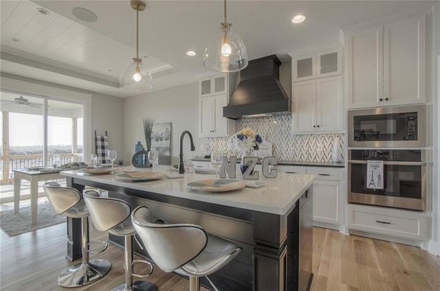 2303 SW Serena Place, Lee's Summit, MO 64082