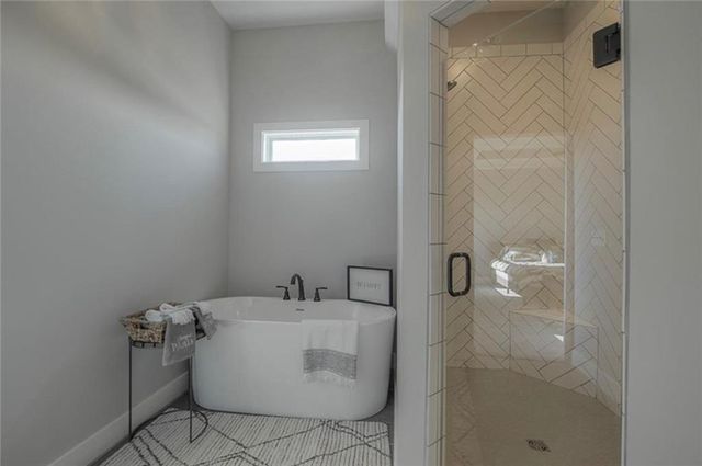 2303 SW Serena Place, Lee's Summit, MO 64082