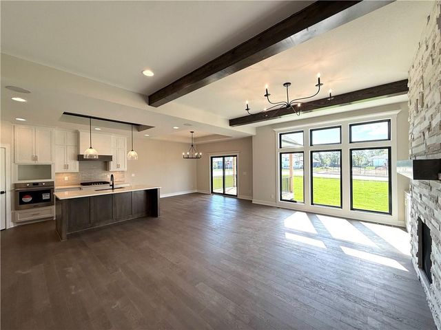 2303 SW Serena Place, Lee's Summit, MO 64082