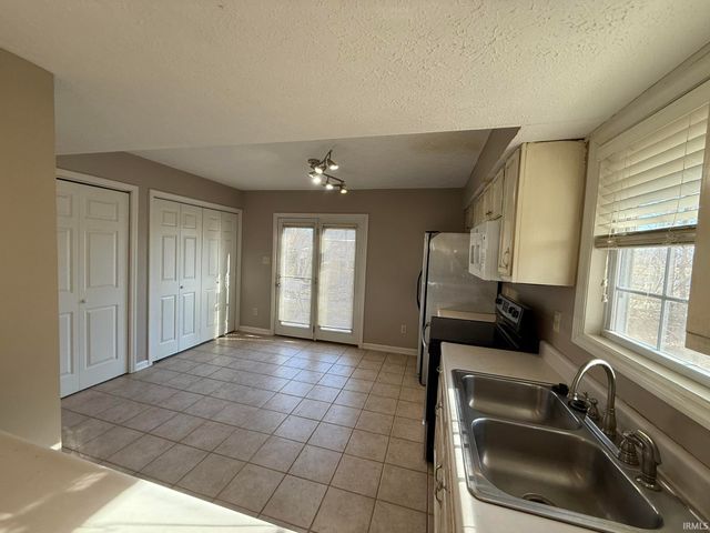 791 E Sherwood Hills Drive, Bloomington, IN 47401