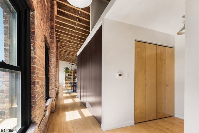 61 New Jersey Railroad Ave 13, Newark City, NJ 07105