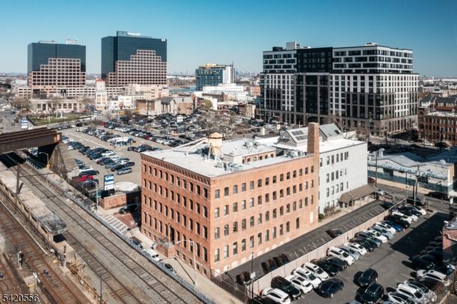 61 New Jersey Railroad Ave 13, Newark City, NJ 07105