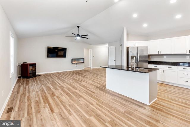 420 ROLAND, Woodstock, VA 22664