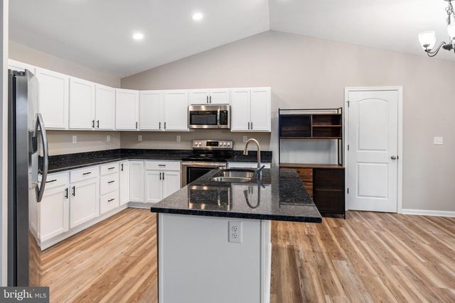 420 ROLAND, Woodstock, VA 22664