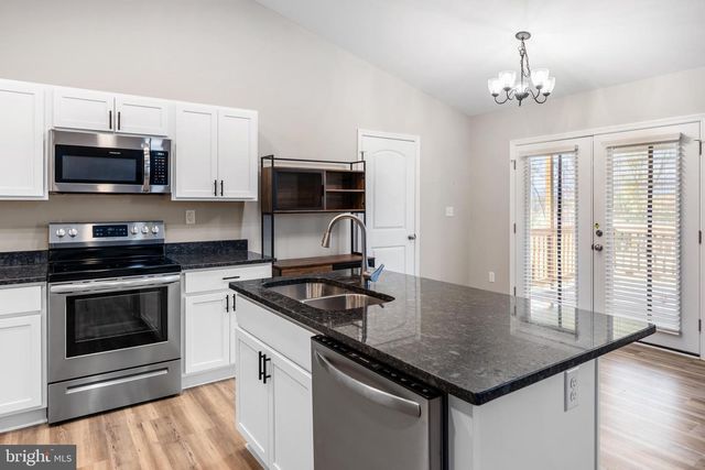 420 ROLAND, Woodstock, VA 22664