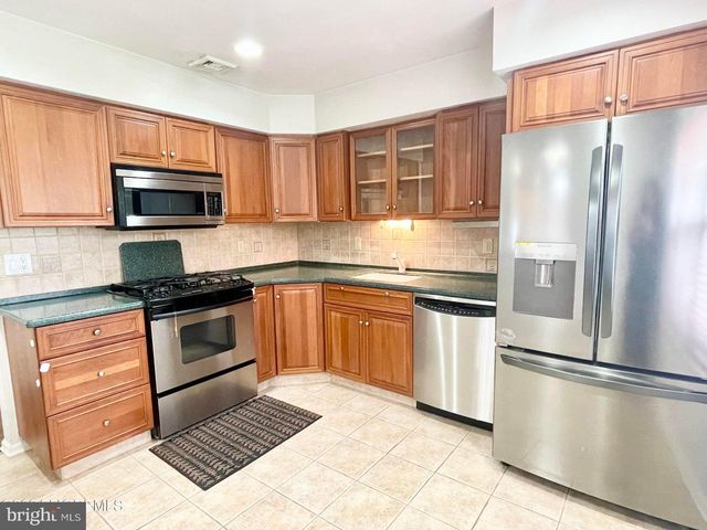 21 EVERGREEN DR, East Windsor, NJ 08520