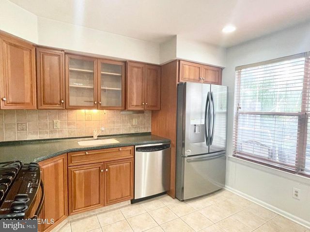 21 EVERGREEN DR, East Windsor, NJ 08520