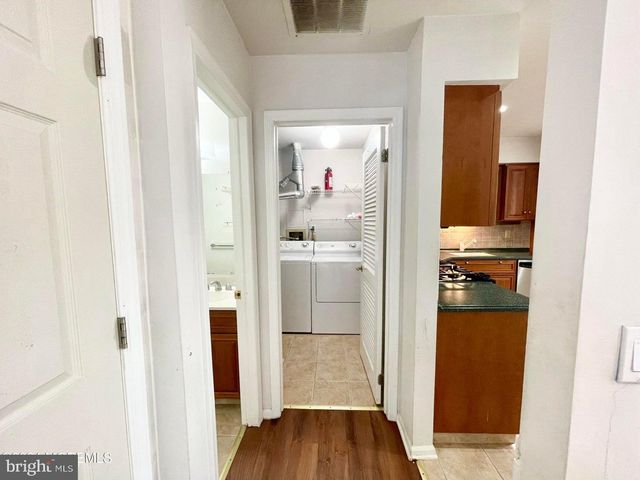 21 EVERGREEN DR, East Windsor, NJ 08520