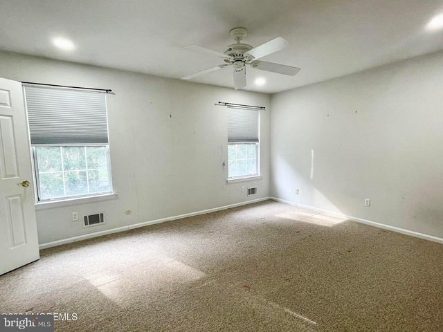 21 EVERGREEN DR, East Windsor, NJ 08520