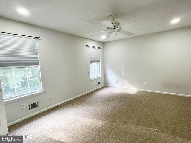 21 EVERGREEN DR, East Windsor, NJ 08520