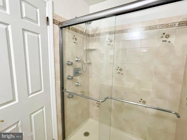 21 EVERGREEN DR, East Windsor, NJ 08520
