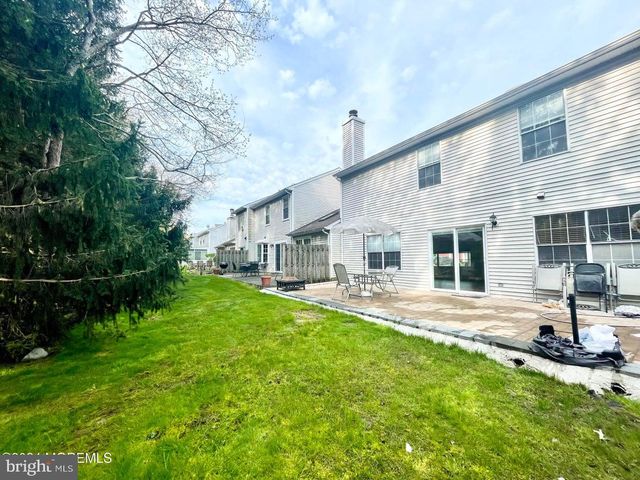 21 EVERGREEN DR, East Windsor, NJ 08520
