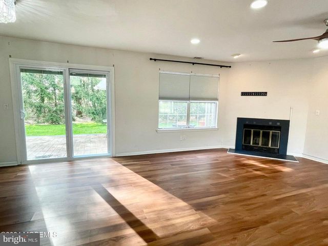 21 EVERGREEN DR, East Windsor, NJ 08520