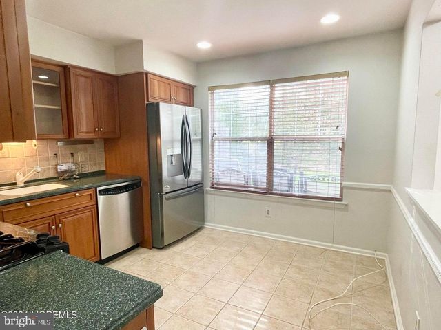 21 EVERGREEN DR, East Windsor, NJ 08520