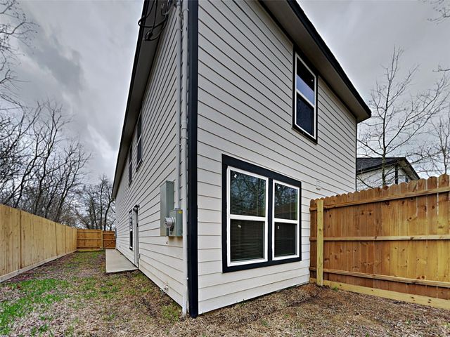 8639 Sunderland Road, Houston, TX 77028