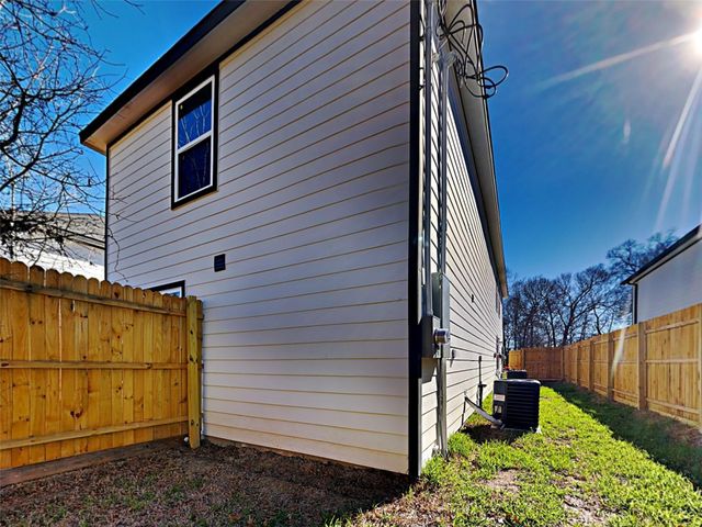 8639 Sunderland Road, Houston, TX 77028