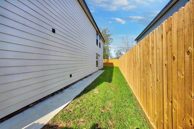 8639 Sunderland Road, Houston, TX 77028