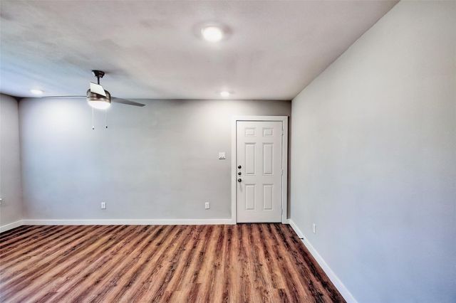 8639 Sunderland Road, Houston, TX 77028