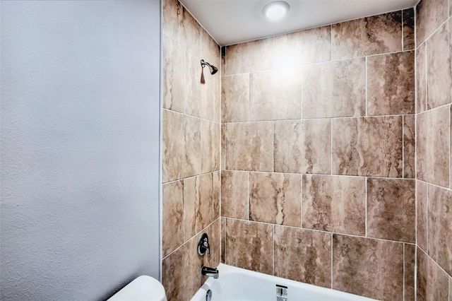 8639 Sunderland Road, Houston, TX 77028
