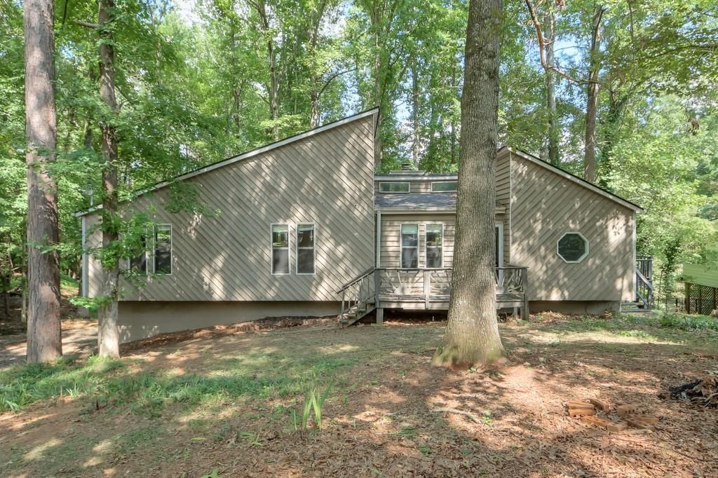 292 Hill Crest Circle, Woodstock, GA 30188