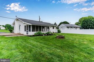 34 BARE RD, Mechanicsburg, PA 17050