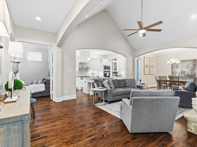 630 The Lakes Boulevard, Lewisville, TX 75056