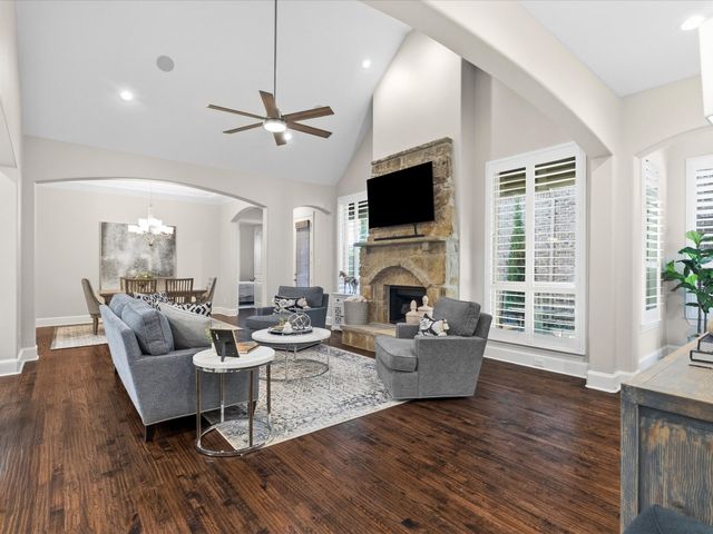 630 The Lakes Boulevard, Lewisville, TX 75056