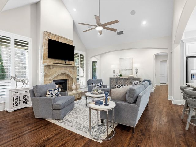 630 The Lakes Boulevard, Lewisville, TX 75056