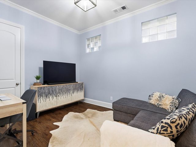 630 The Lakes Boulevard, Lewisville, TX 75056