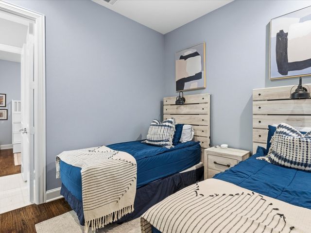 630 The Lakes Boulevard, Lewisville, TX 75056