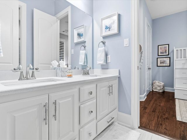630 The Lakes Boulevard, Lewisville, TX 75056