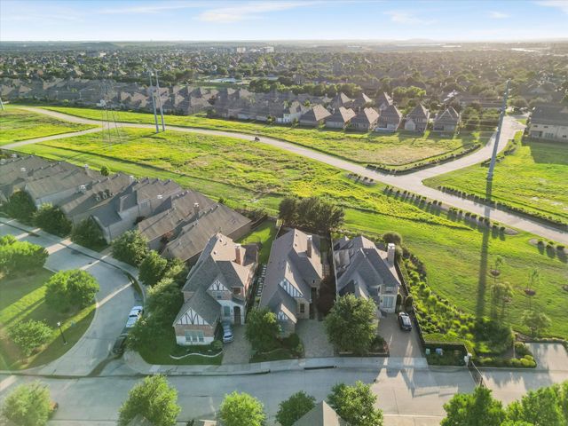 630 The Lakes Boulevard, Lewisville, TX 75056