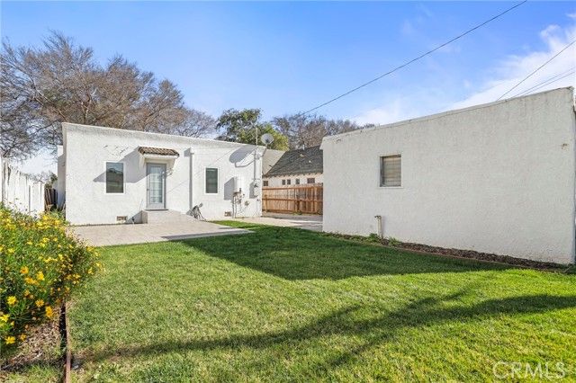 7827 La Salle, Los Angeles, CA 90047