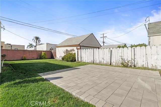 7827 La Salle, Los Angeles, CA 90047