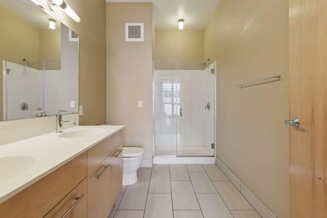 1211 Lagoon Avenue 302, Minneapolis, MN 55408