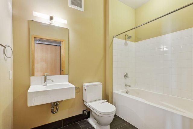 1211 Lagoon Avenue 302, Minneapolis, MN 55408