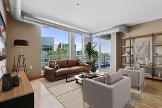 1211 Lagoon Avenue 302, Minneapolis, MN 55408