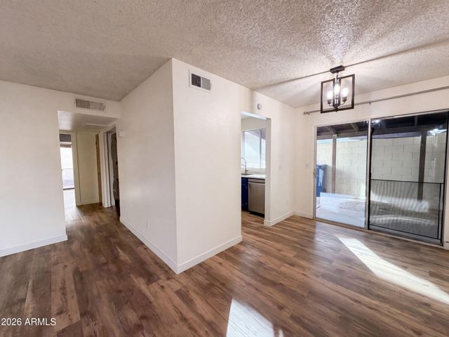 1725 N DATE -- 5, Mesa, AZ 85201