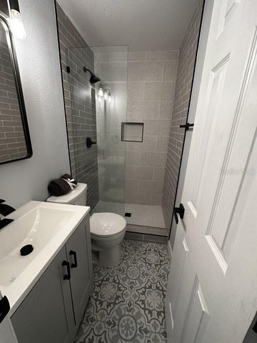 121 18TH AVENUE N, St Petersburg, FL 33704