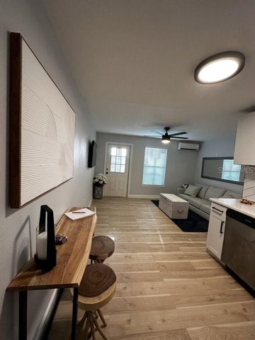 121 18TH AVENUE N, St Petersburg, FL 33704