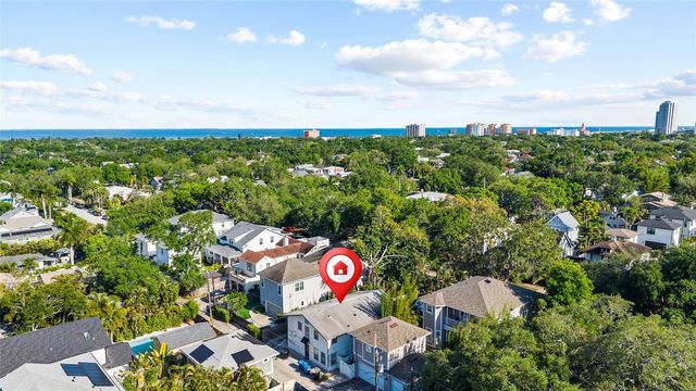 121 18TH AVENUE N, St Petersburg, FL 33704