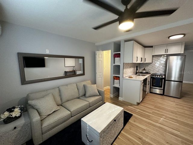 121 18TH AVENUE N, St Petersburg, FL 33704