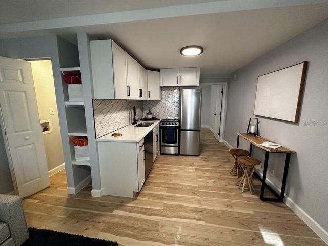 121 18TH AVENUE N, St Petersburg, FL 33704