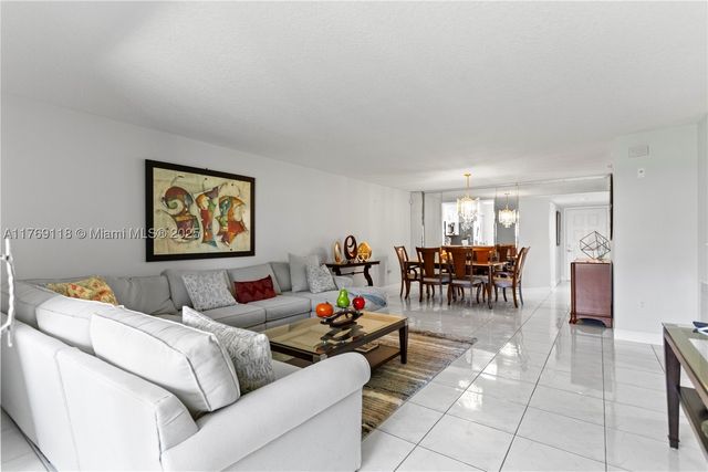 5876 Regal Glen Dr 101, Boynton Beach, FL 33437